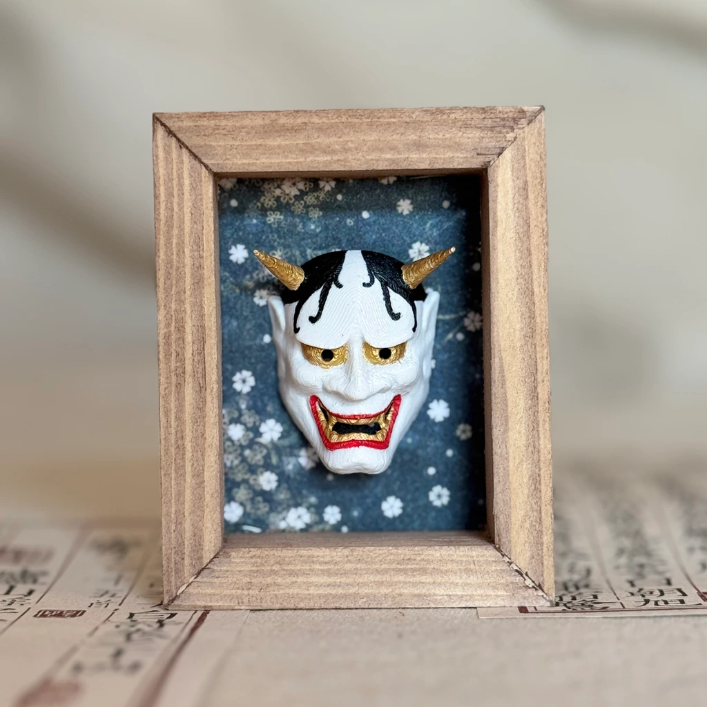 hannya-niebieska.webp